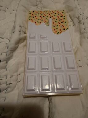 Revolution Eyeshadow Palette - White with Yellow Sprinkle Accent